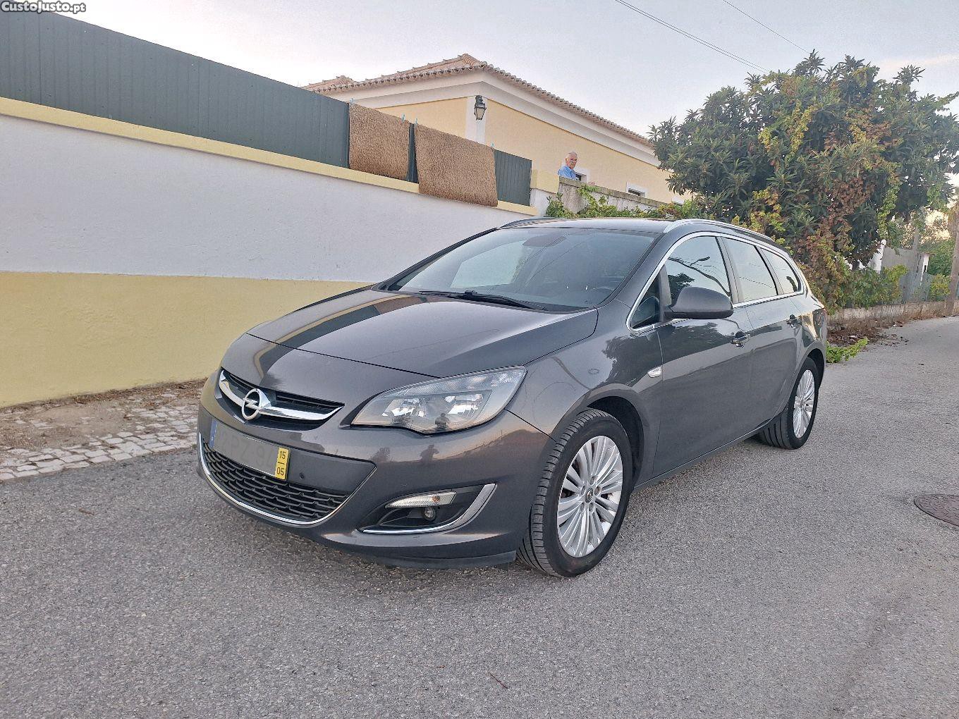 Opel Astra J Sports Tourer 1.6 CDTi — photo 3