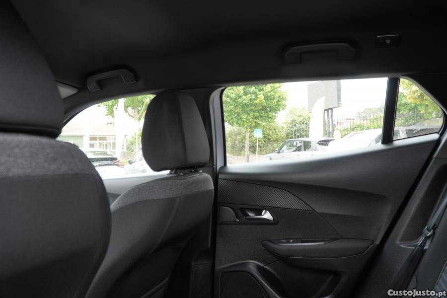 Peugeot 2008 PureTech 100 Stop&St — fotografia 9
