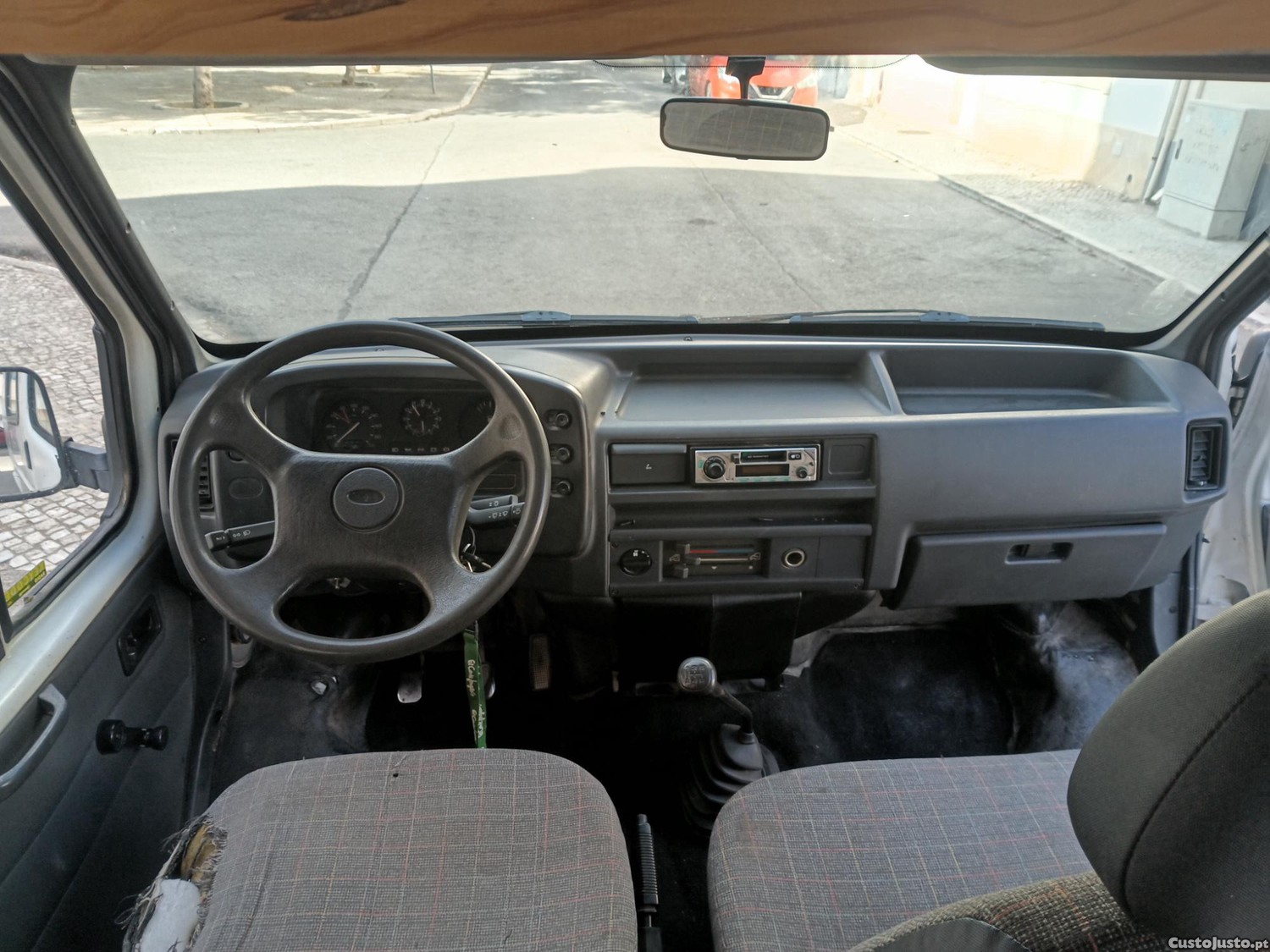 Ford Transit 2.5 — photo 4