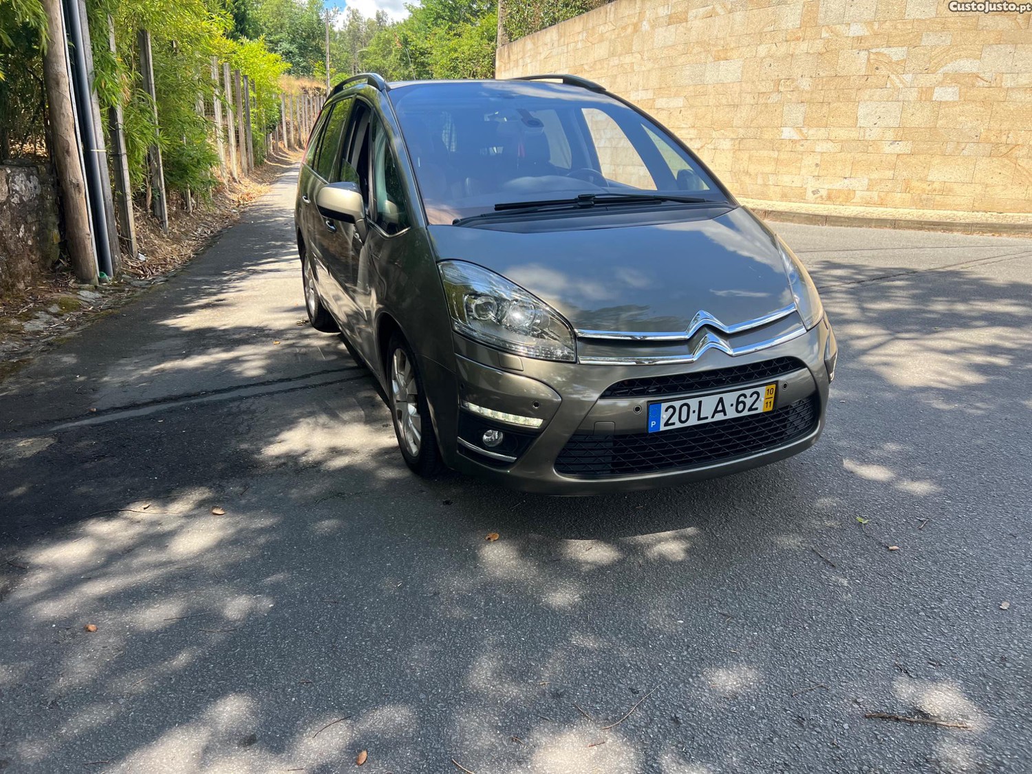 Citroën C4 Grand Picasso Exclusivo - 10 — photo 3