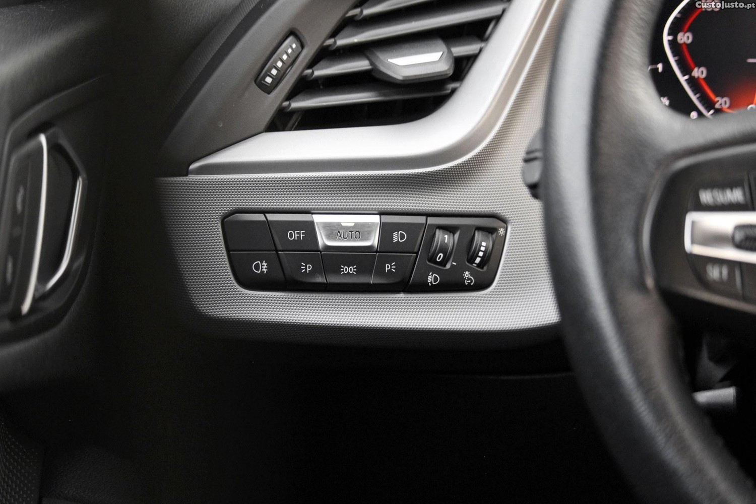 BMW 116 d Advantage Auto — fotografia 7
