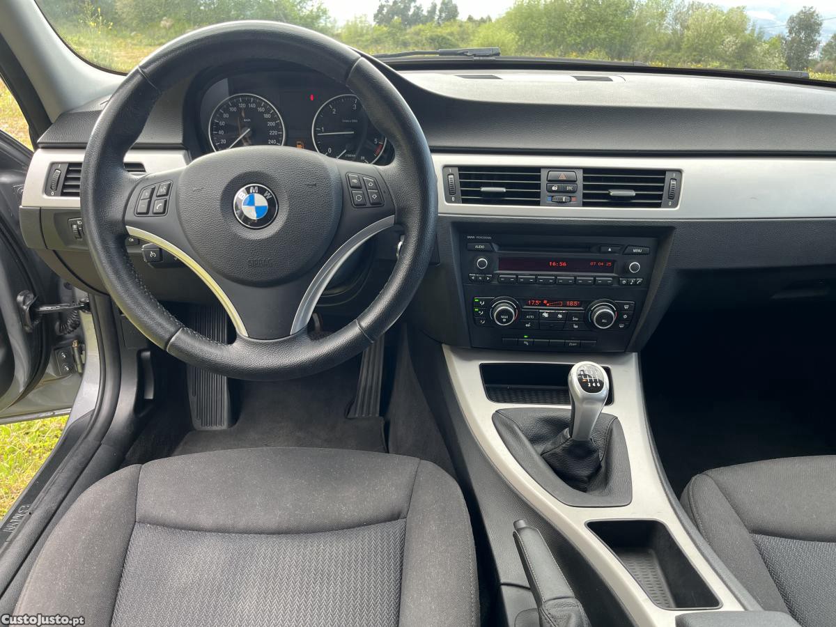 BMW 318 TOURING- Impecável — fotografia 3
