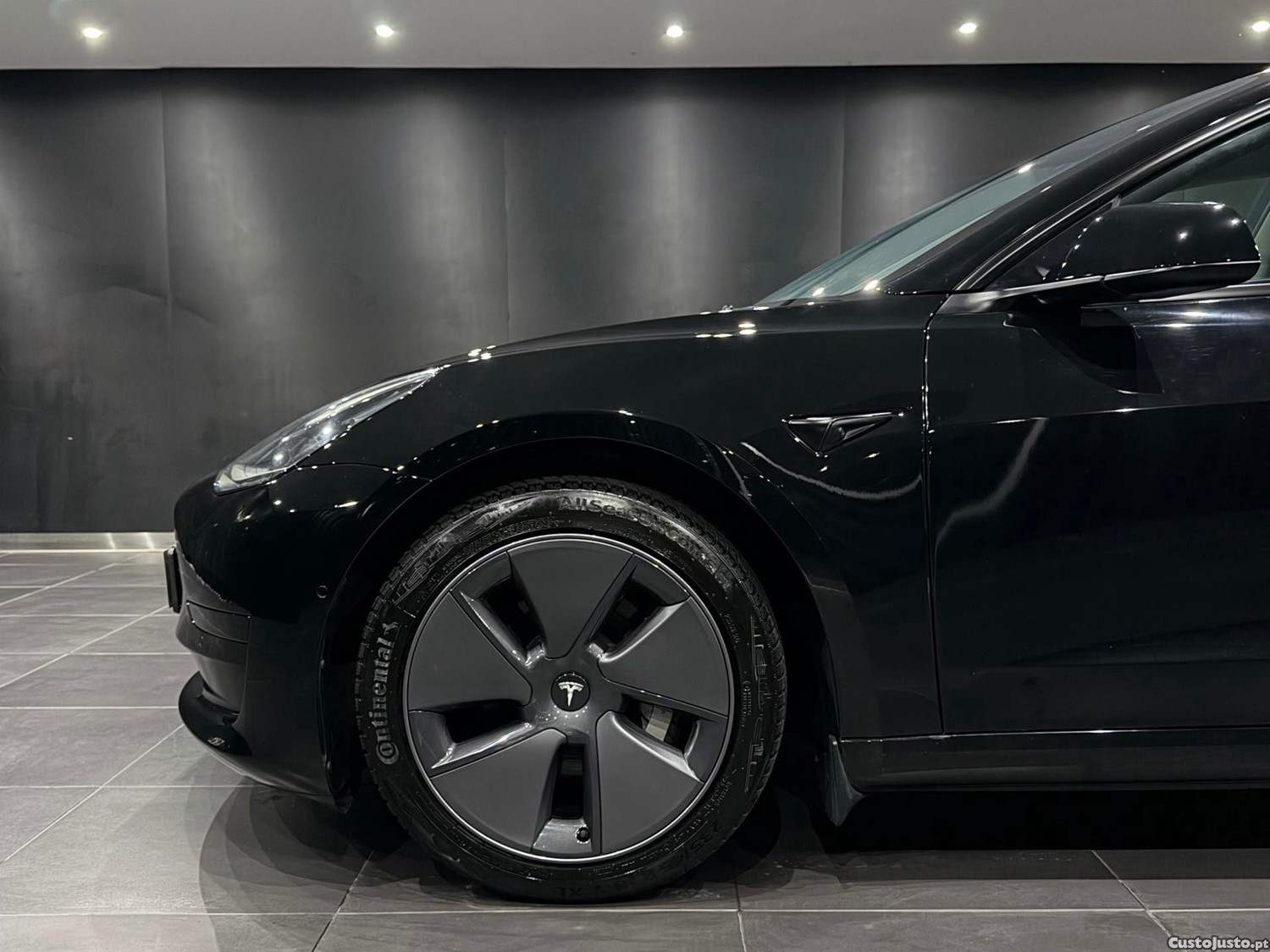 Tesla Model 3 Standard RWD — fotografia 23