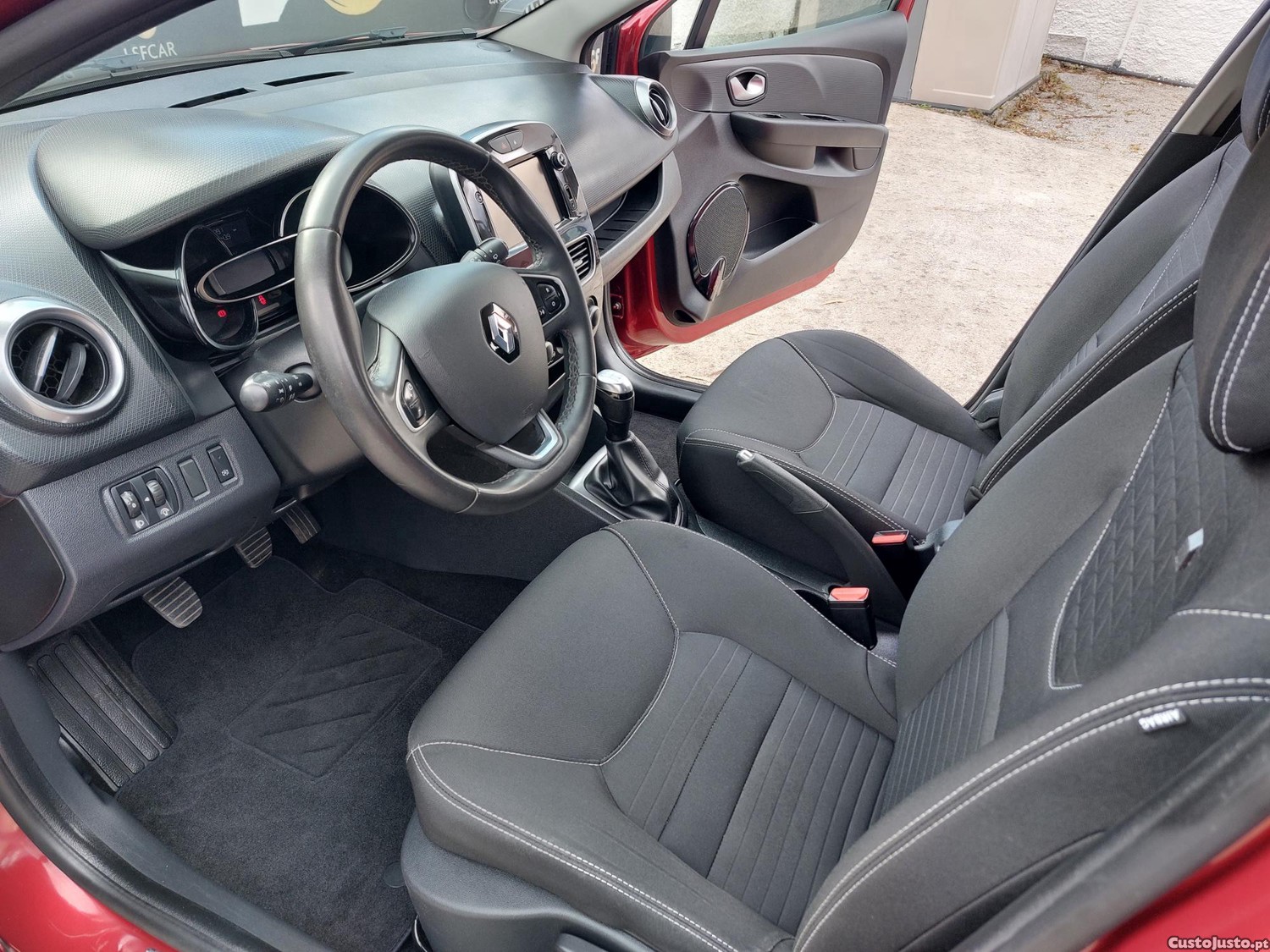 Renault Clio sport tourer 0.9 tce 90cv, limited — fotografia 11
