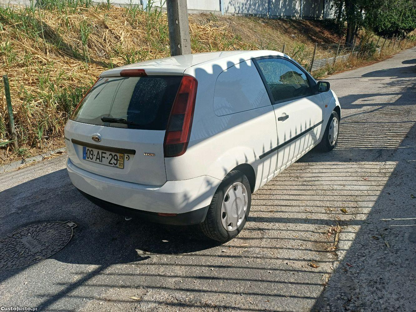 Ford Fiesta 1.4Tdci van — fotografia 7