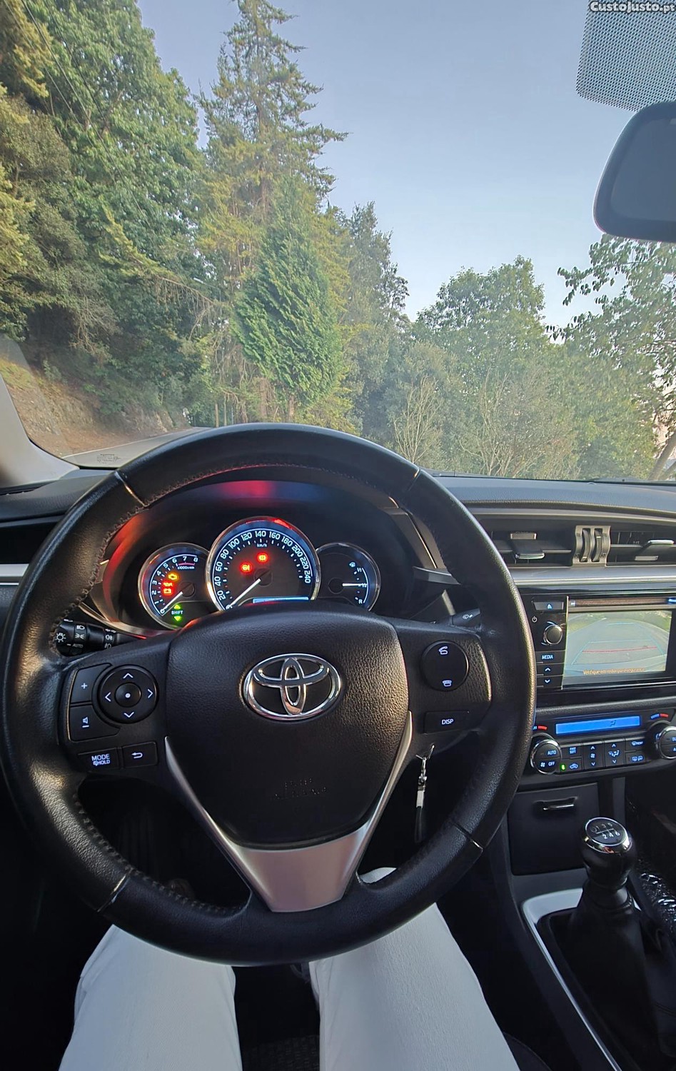 Toyota Corolla Sedan - 15 — photo 3