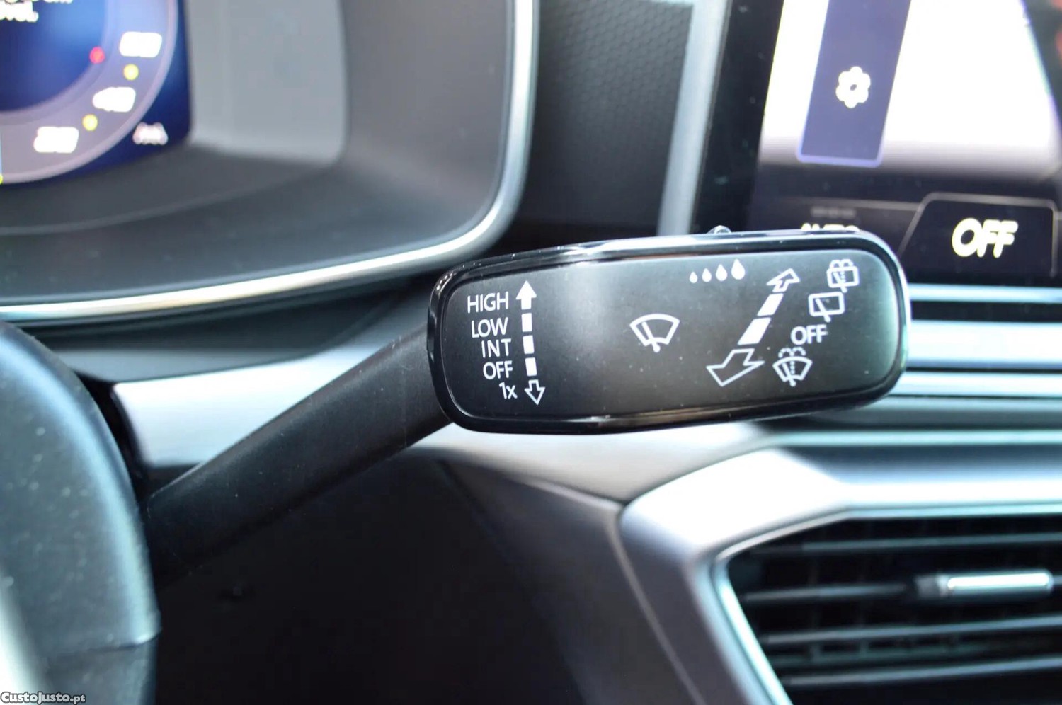 SEAT Leon 1.5 TSI e-Hybrid FR DSG — fotografia 12