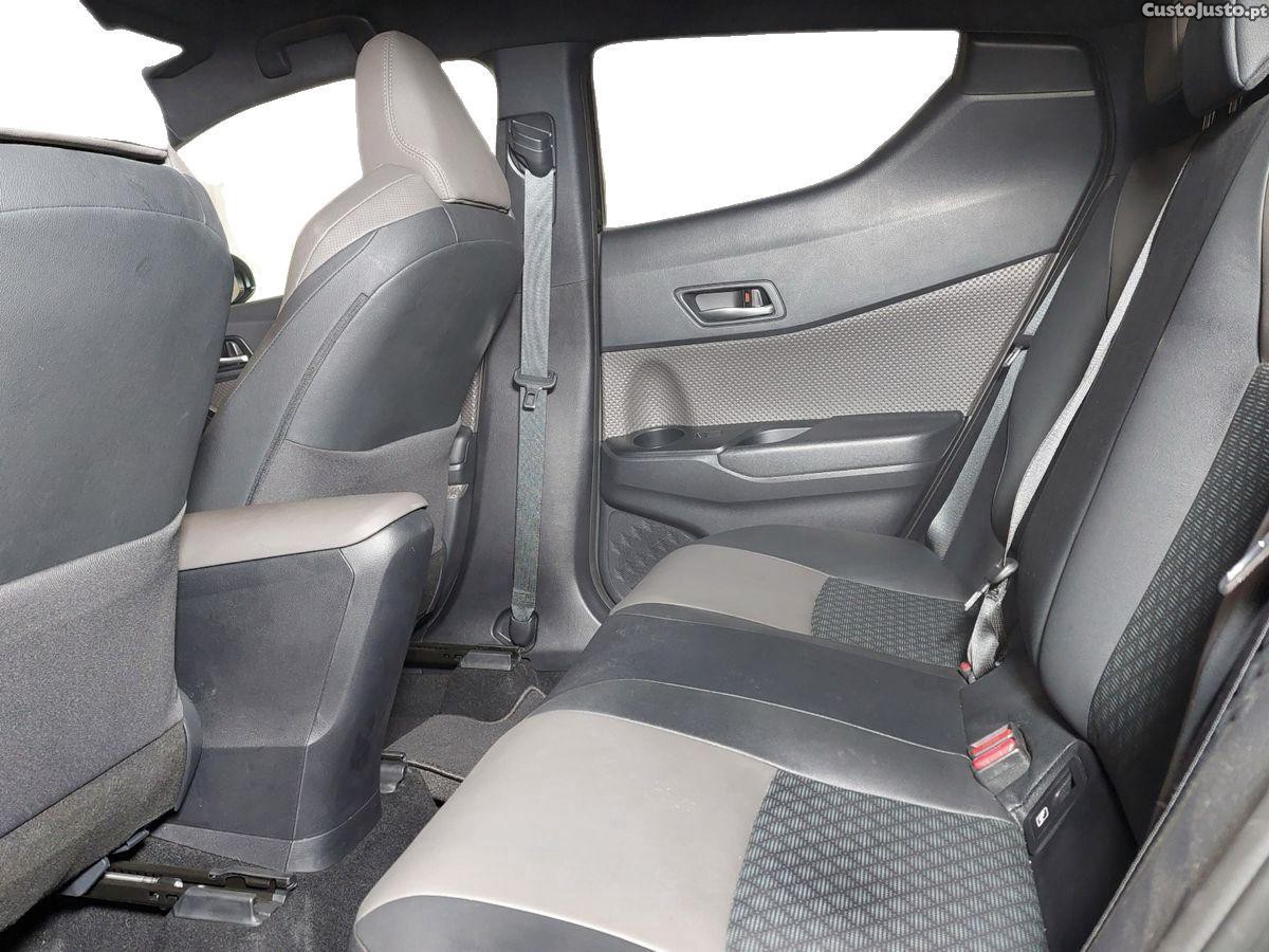 Toyota C-HR 1.8 Hybrid Exclusive+P.Luxury — fotografia 5