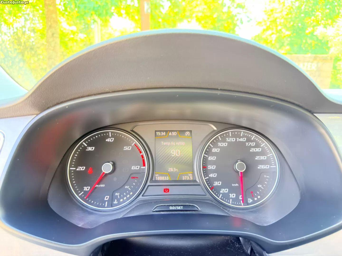 SEAT Leon 2.0 tdi look cupra — fotografia 3