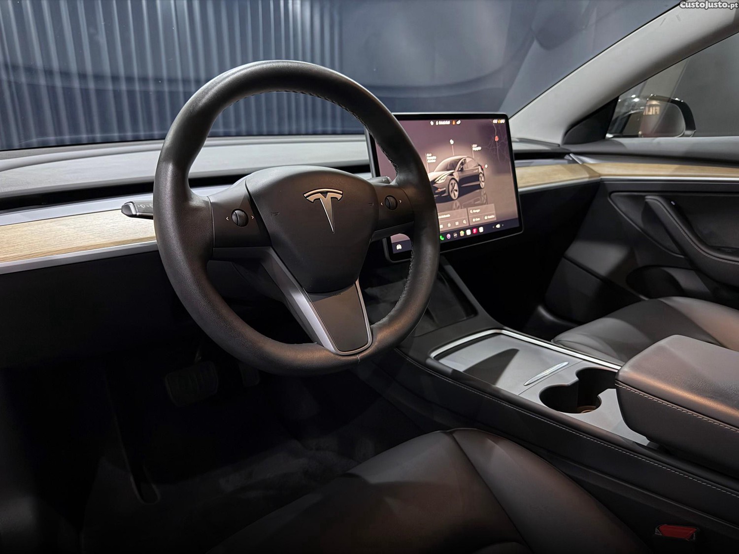 Tesla Model 3 Standard RWD — fotografia 12