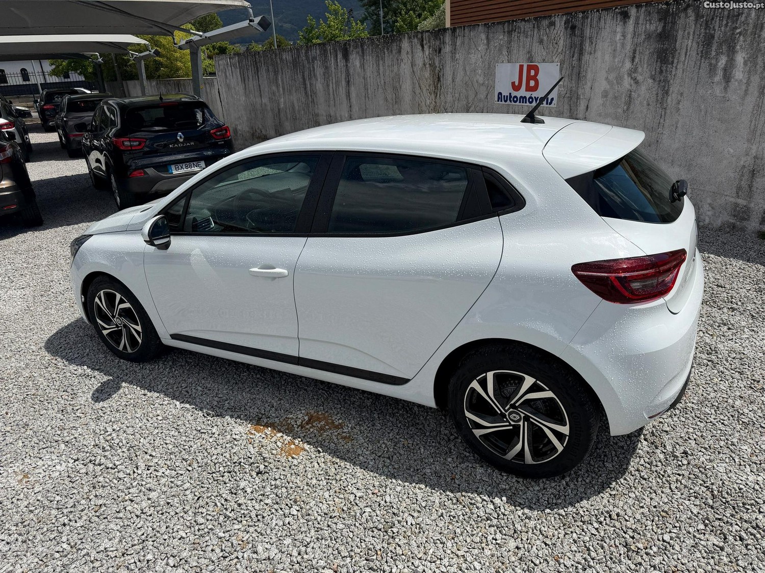 Renault Clio 1.0 TCe Techno — fotografia 11