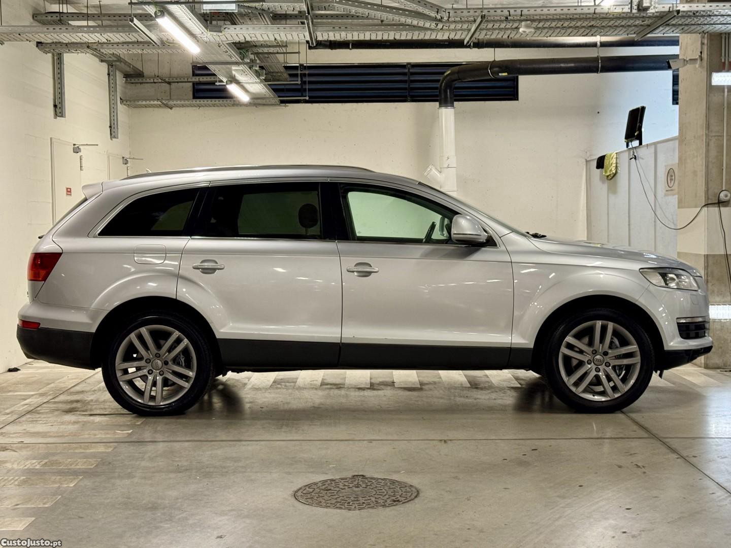 Audi Q7 3.0 TDi Tiptronic — fotografia 13