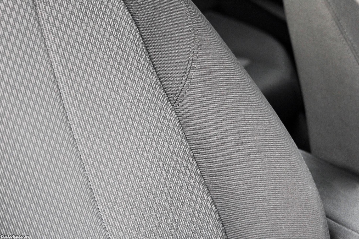 BMW 116 d Advantage Auto — fotografia 2