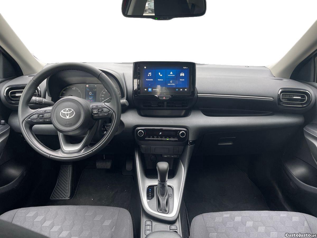 Toyota Yaris 1.5 HDF Comfort Plus — fotografia 9