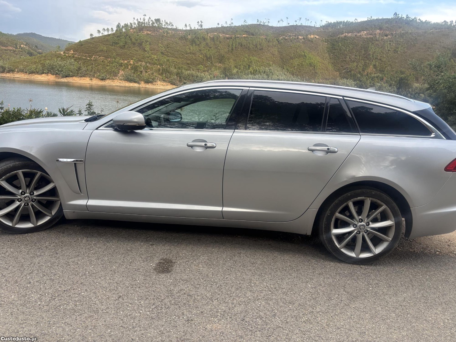 Jaguar XF Sportsbrake 2.2 diesel — photo 2