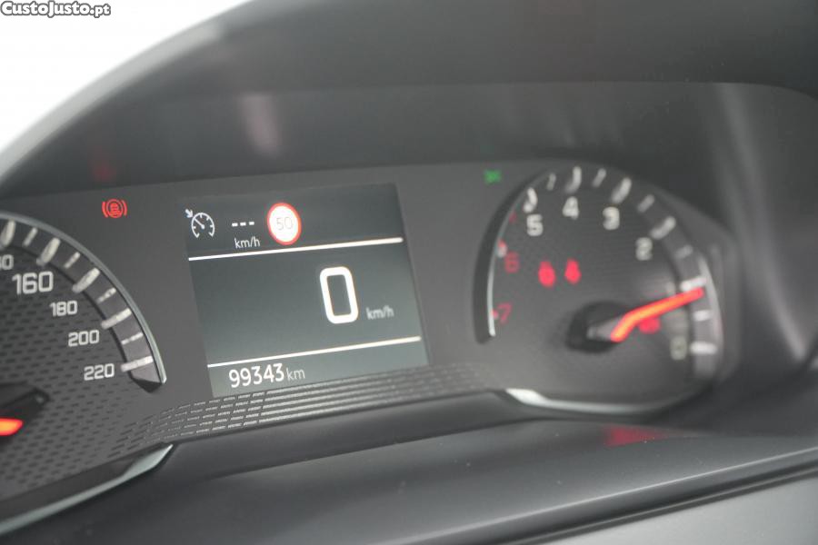 Peugeot 2008 PureTech 100 Stop&St — fotografia 7