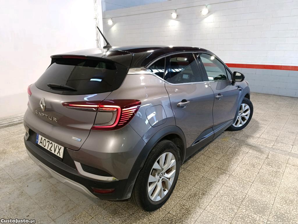 Renault Captur 1.6 E-Tech Plug-In Intens 160cv — fotografia 27