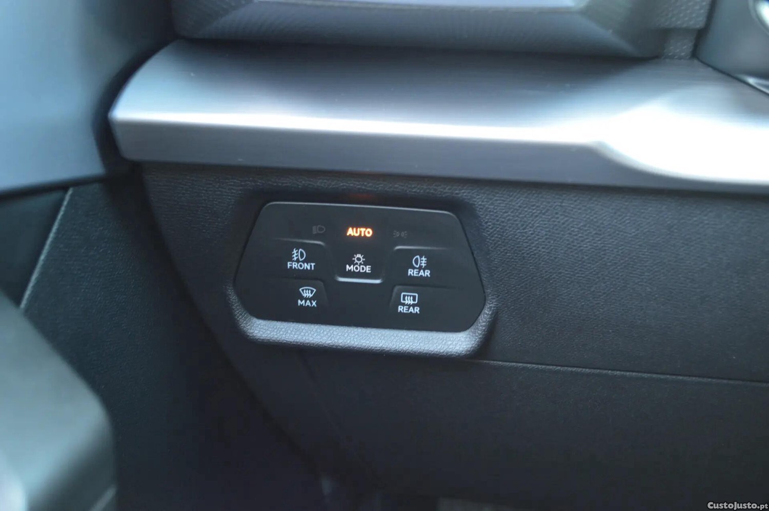 SEAT Leon 1.5 TSI e-Hybrid FR DSG — fotografia 15