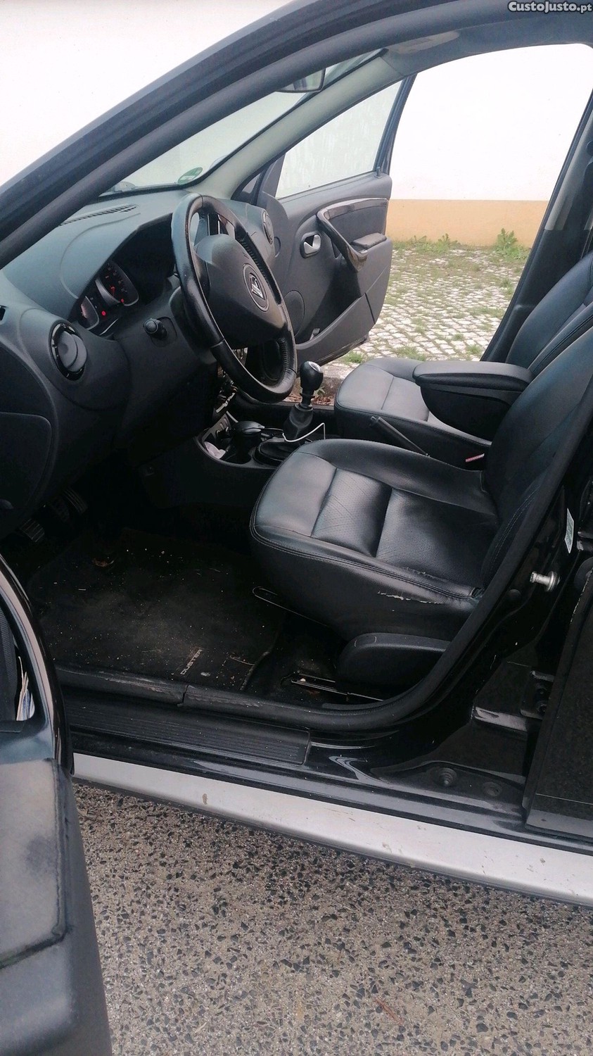 Dacia Duster SUV — photo 5