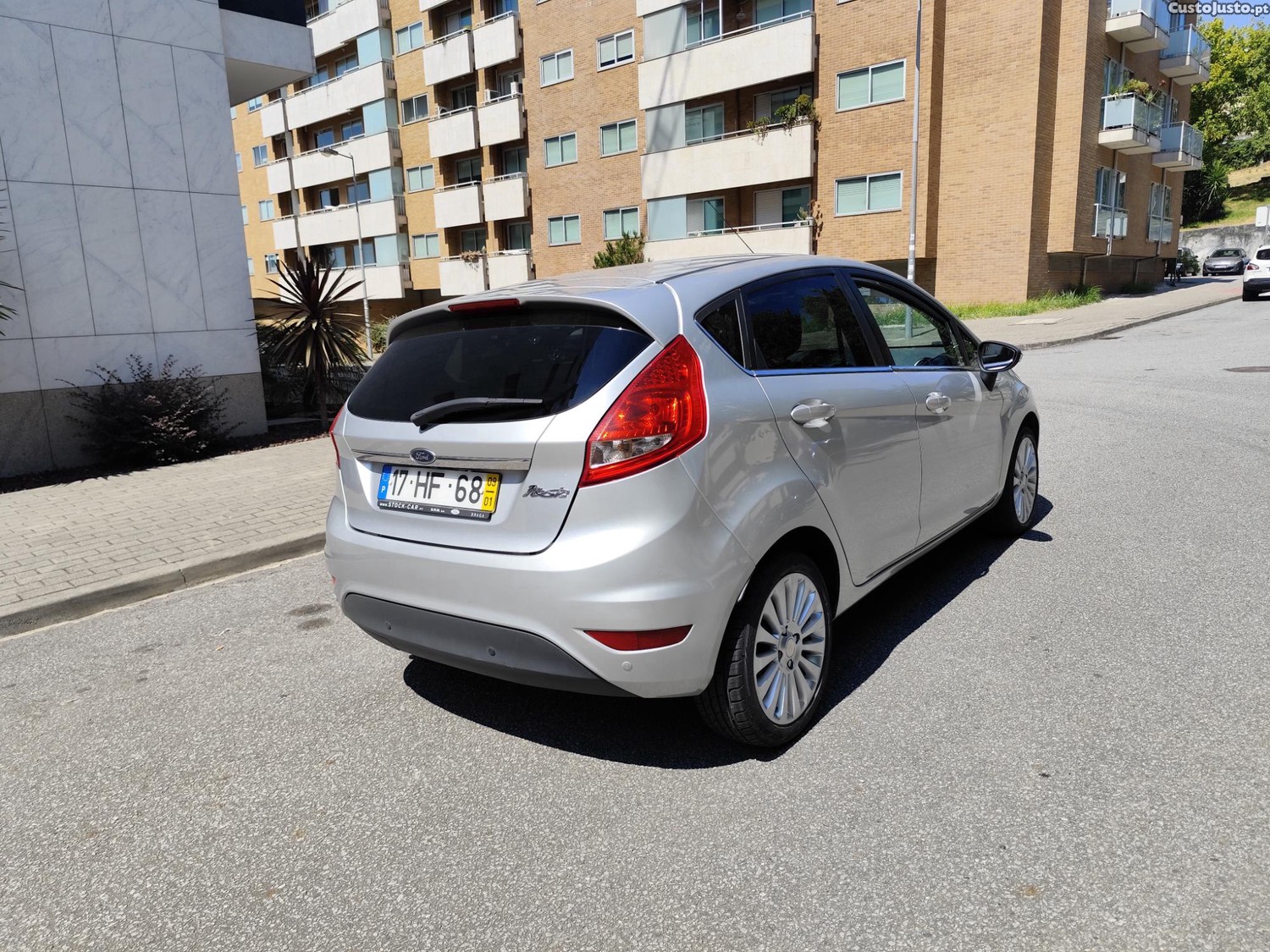 Ford Fiesta 1.25 Titanium — photo 3