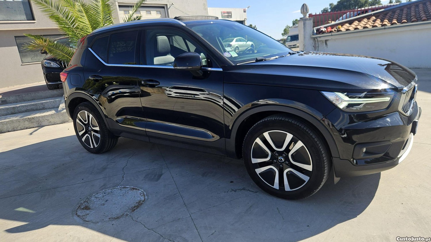 Volvo XC 40 Titaniun — fotografia 7
