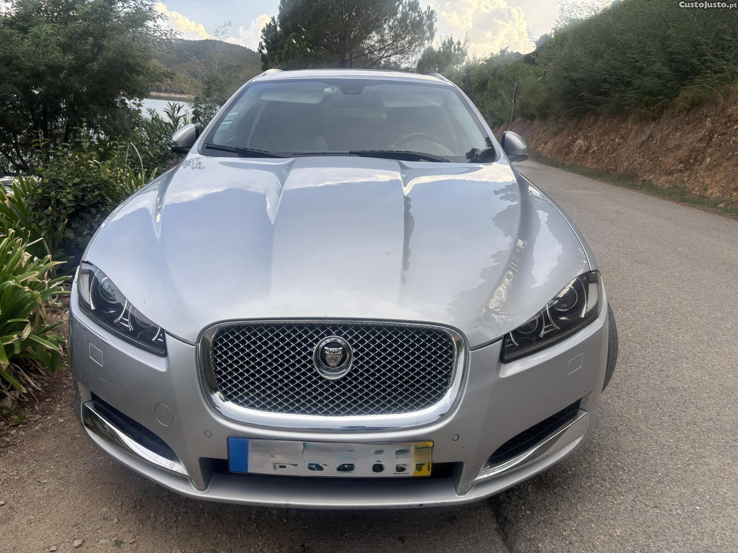 Jaguar XF Sportsbrake 2.2 diesel — photo 3