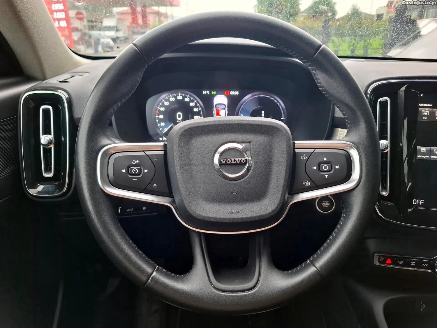 Volvo XC 40 1.5 T5 PHEV Inscription Expression — fotografia 4