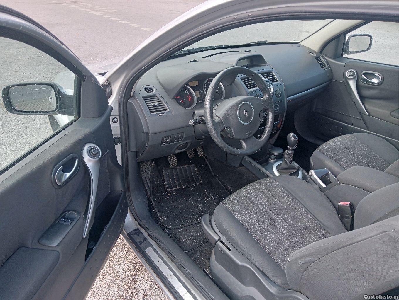 Renault Mégane 1.5 DCI 3 portas — fotografia 6