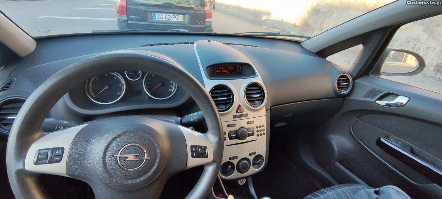 Opel Corsa A — photo 2