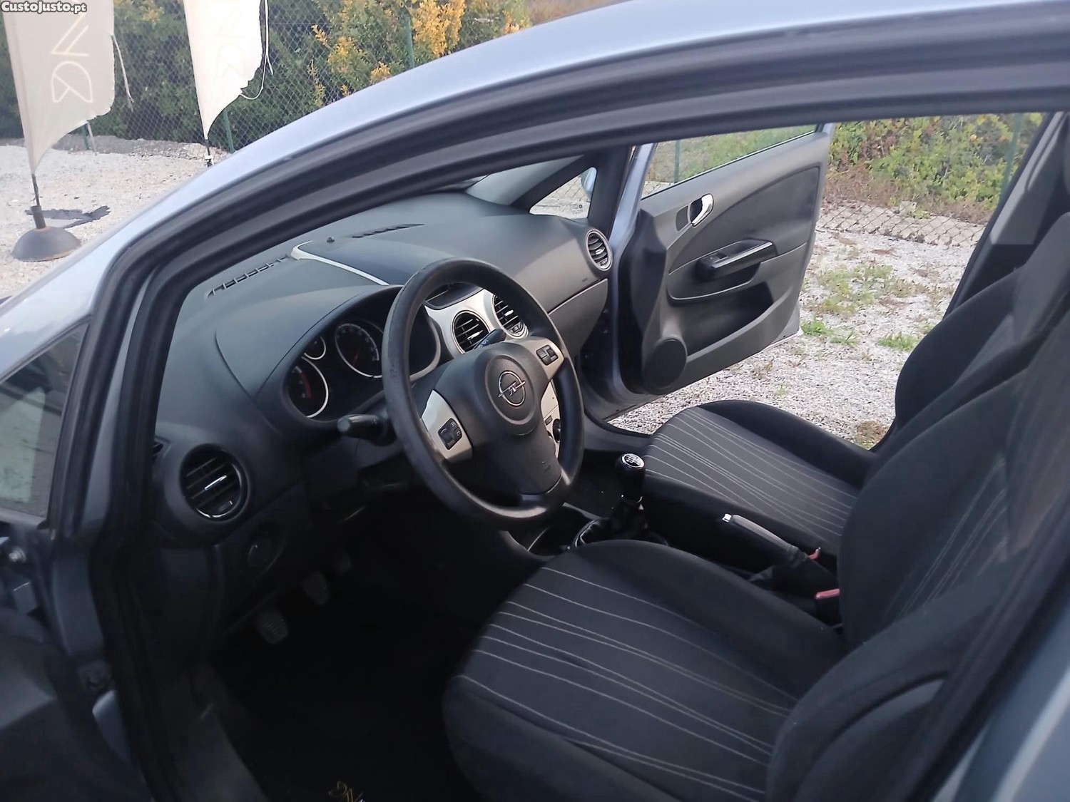 Opel Corsa 1.2 Veja! — photo 3