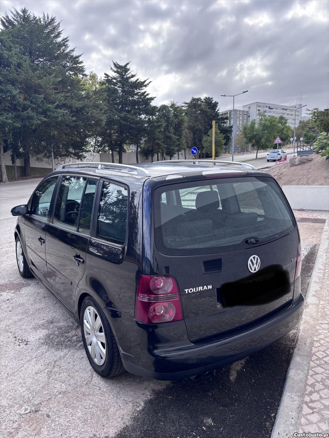 VW Touran 7 Lugares - 03 foto 2