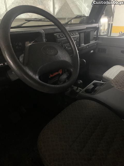 Land Rover Defender TD 5 - 03 — photo 3