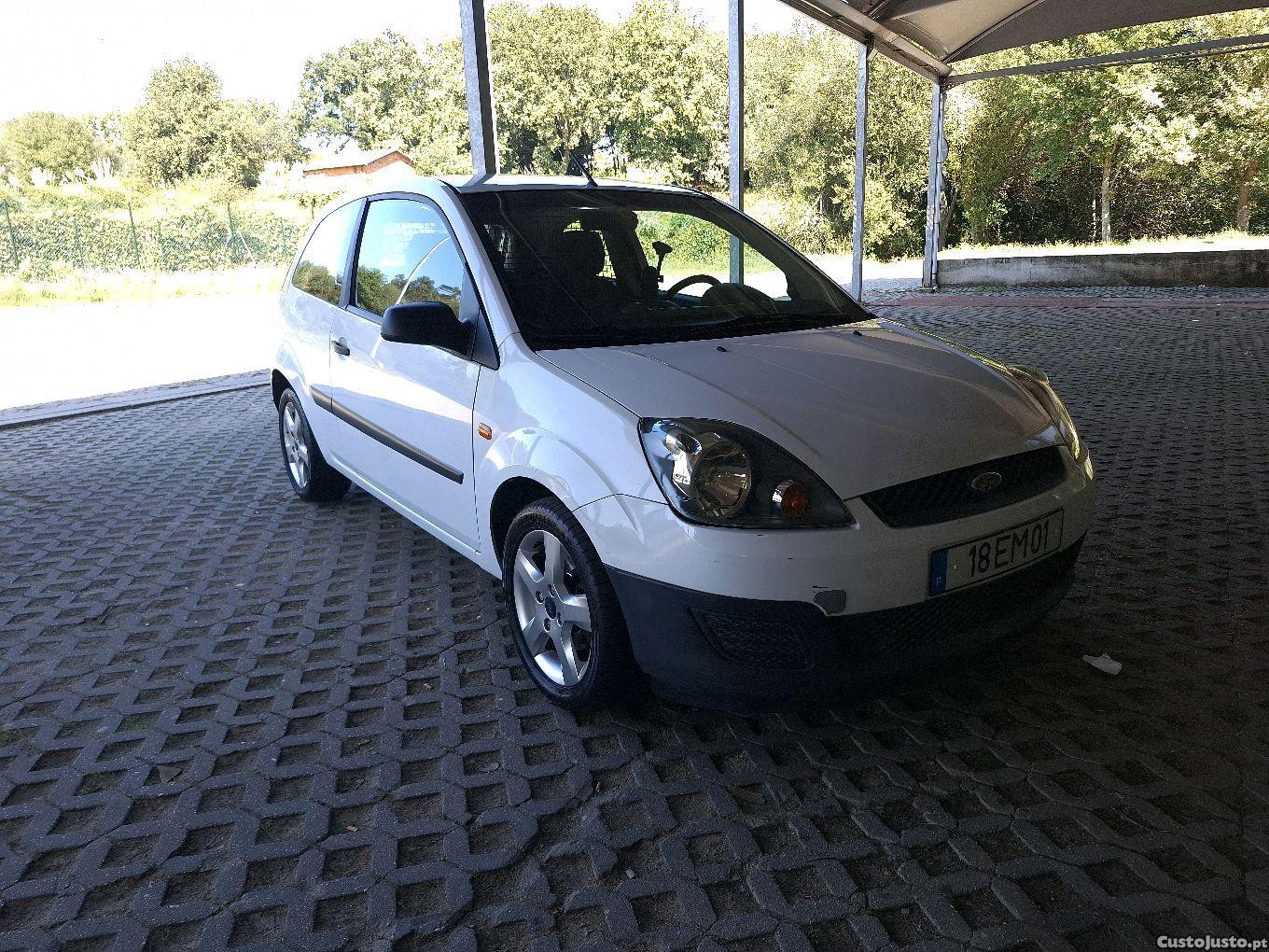 Ford Fiesta 1.4tdci — photo 5