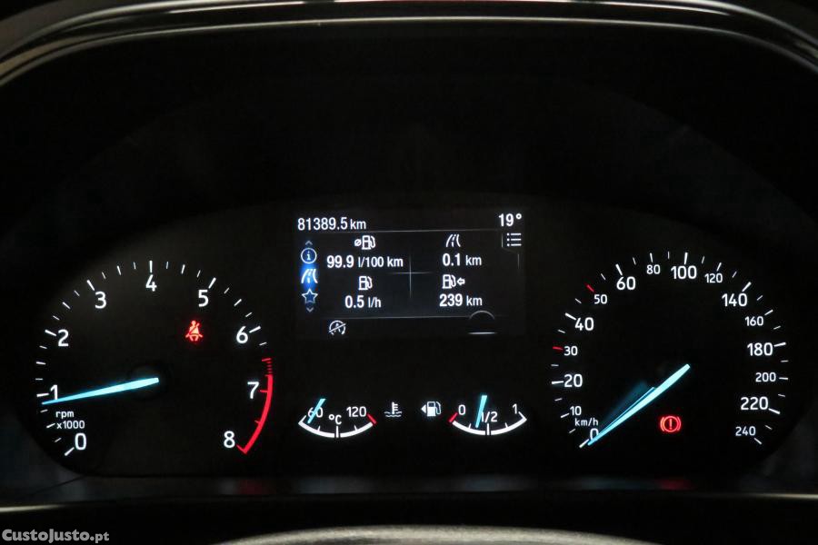 Ford Focus 1.0 EcoBoost MHEV ST — fotografia 5