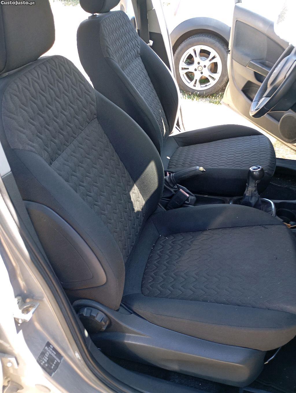 Opel Corsa 1.2 Gasolina - 13 foto 3