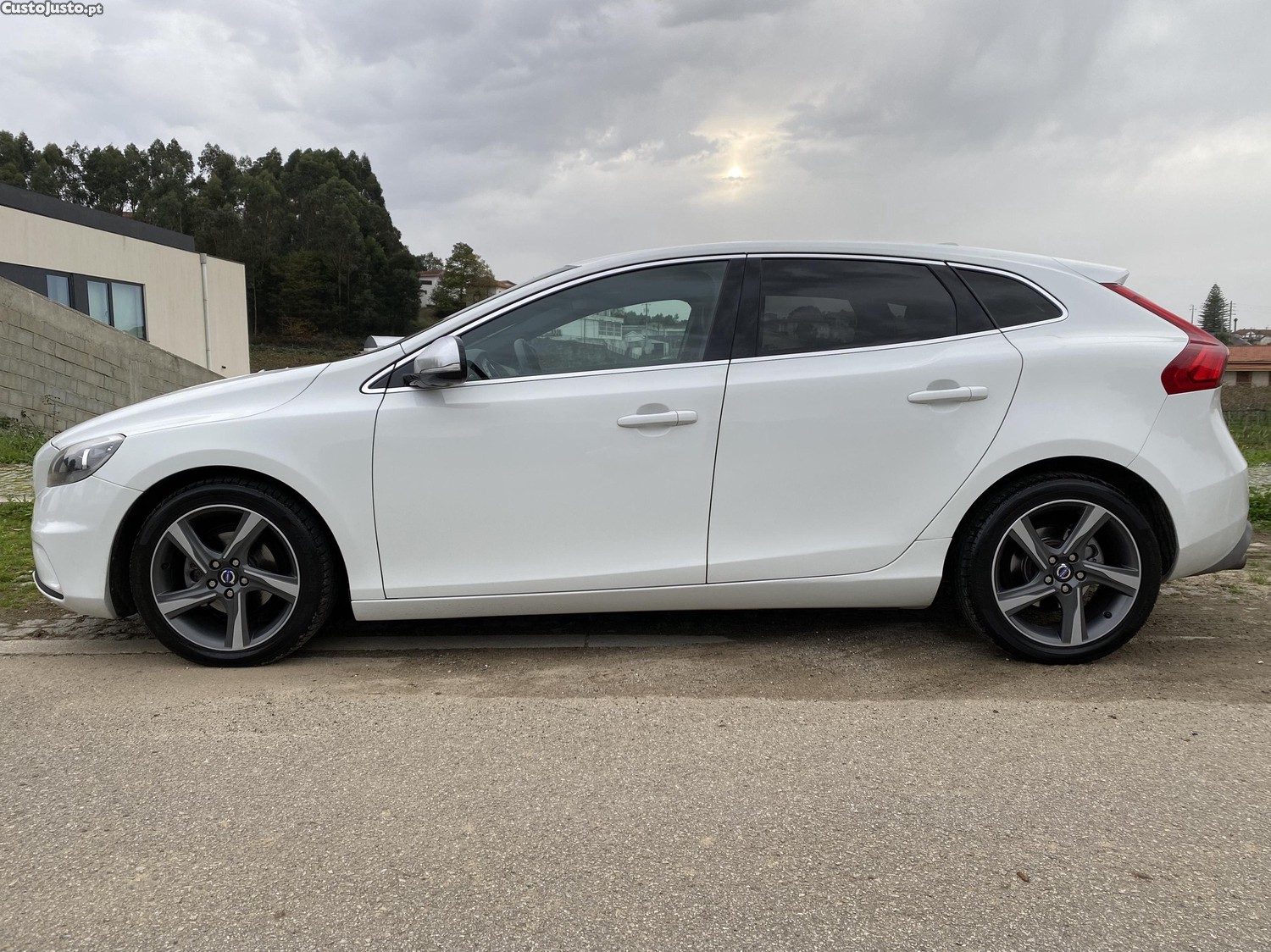 Volvo V40 R-design — photo 4