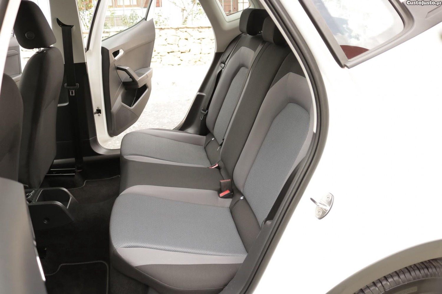 SEAT Arona 1.6 TDI Style — fotografia 38