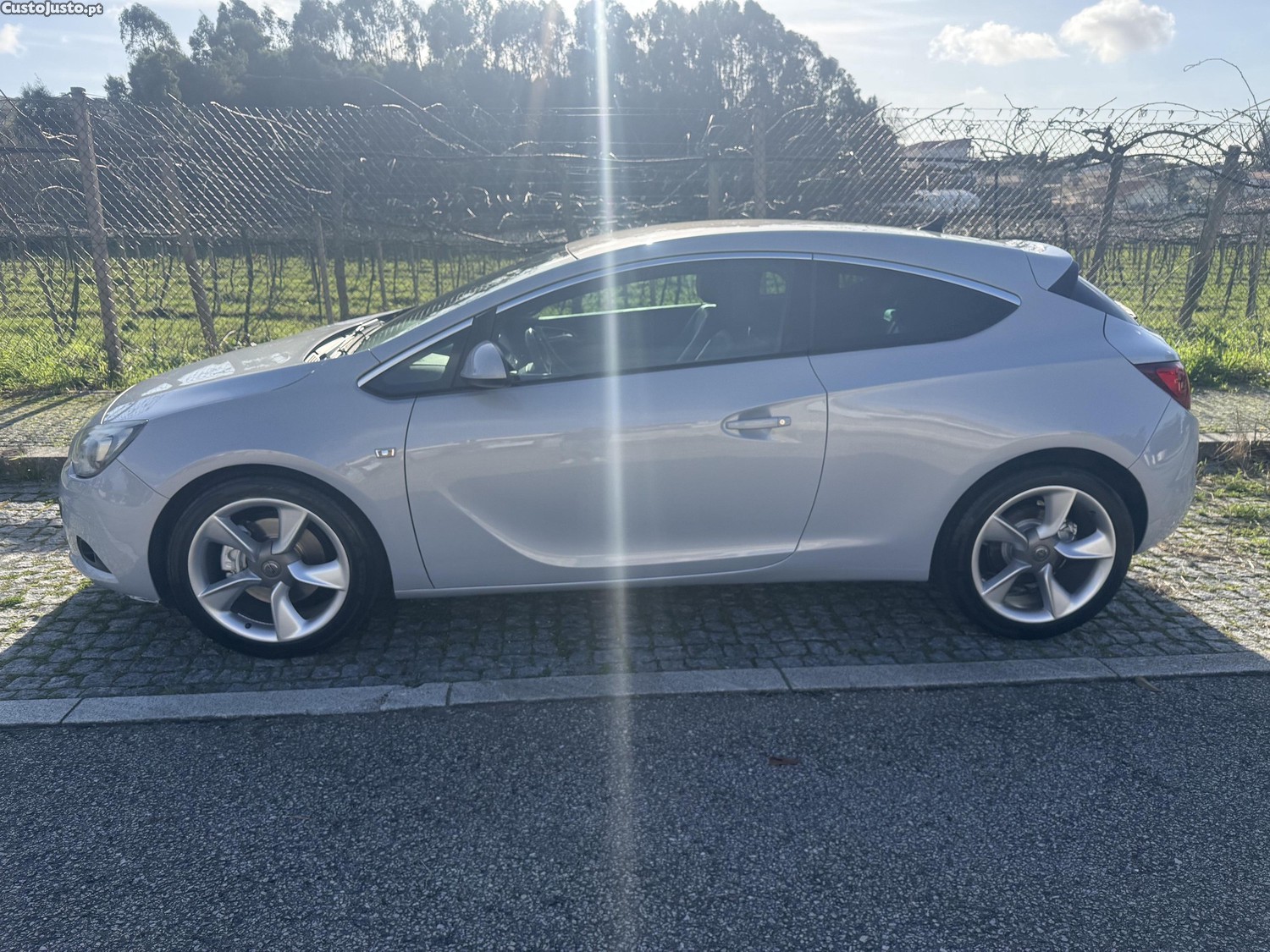 Opel Astra 2.0 GTC - 11 foto 5