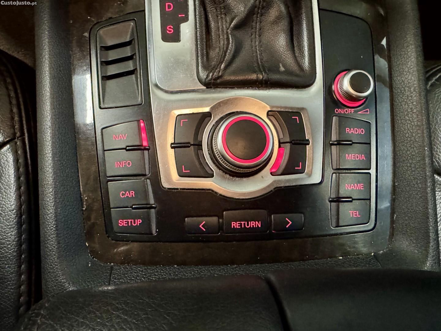 Audi Q7 3.0 TDi Tiptronic — fotografia 2