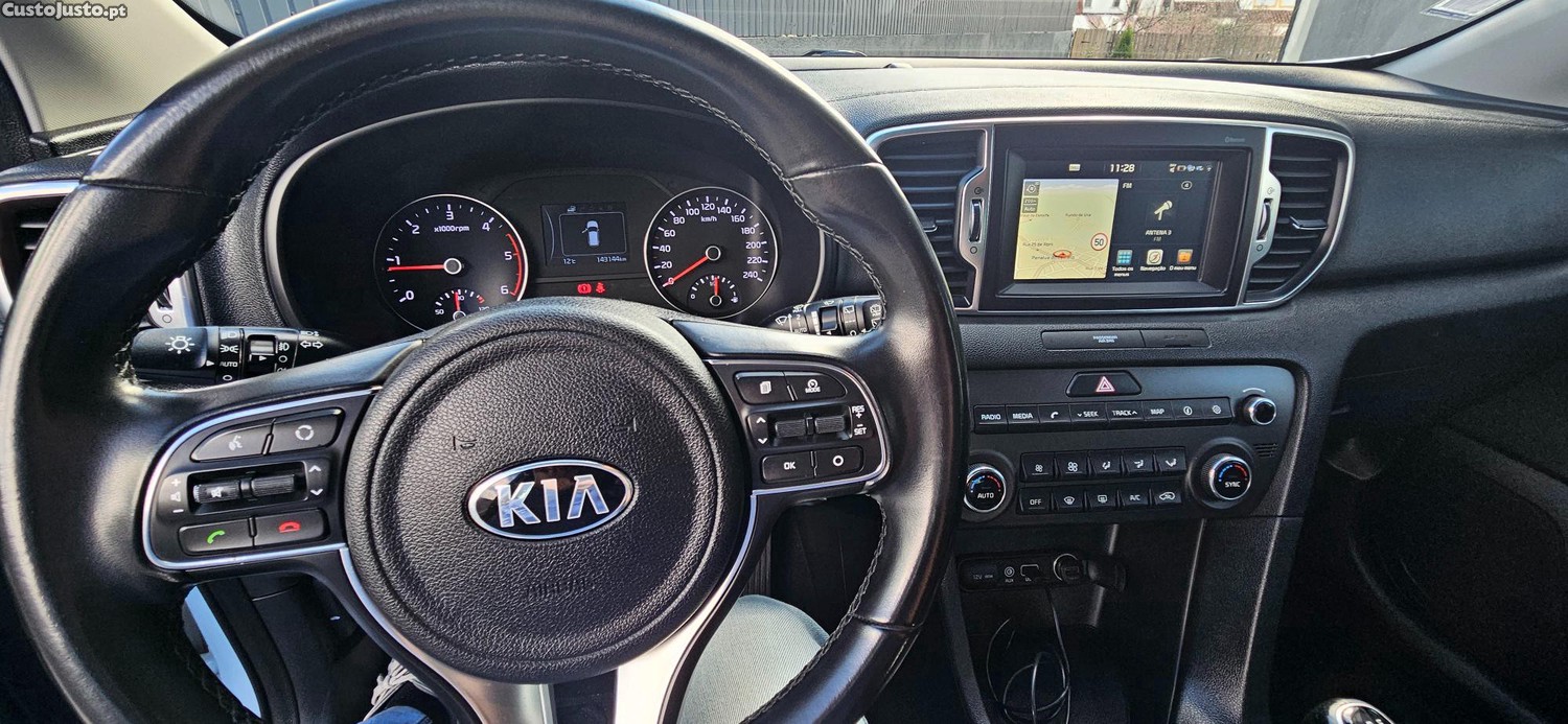 Kia Sportage 1.7 CRdi - 18 foto 2
