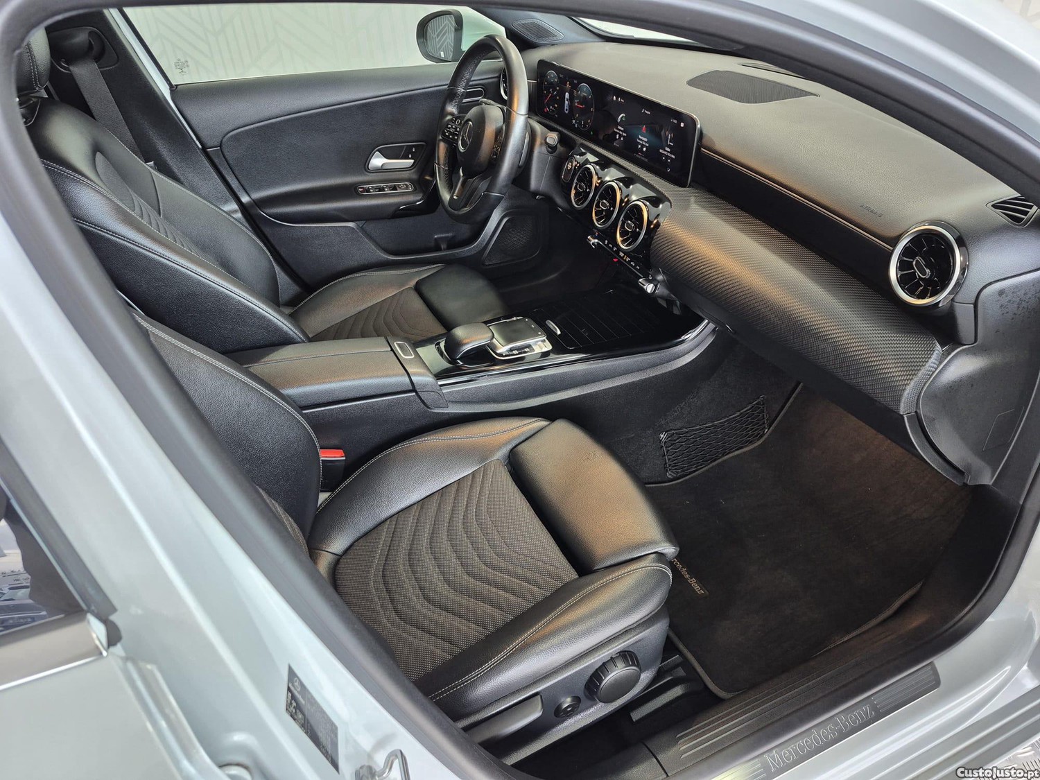 Mercedes-Benz A 180 D Limousine Business Solutions Auto — fotografia 3