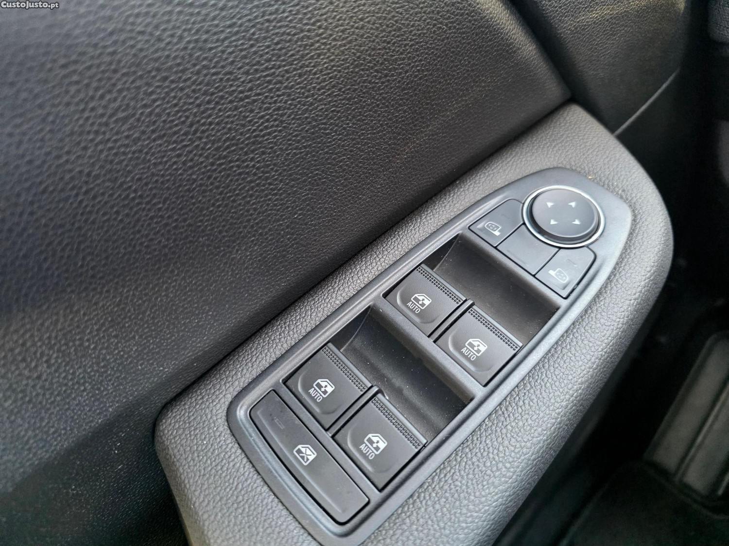 Renault Clio 1.0 TCe Evolution Bi-Fuel — fotografia 12