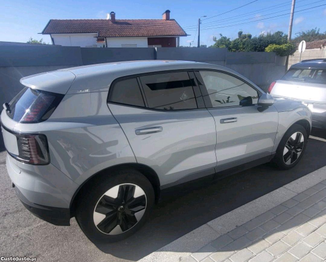 Volvo EX 30 core — fotografia 4