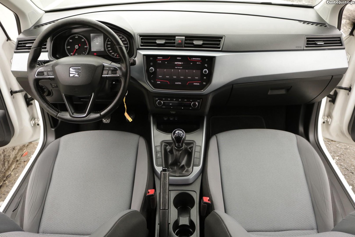 SEAT Arona 1.6 TDI Style — fotografia 37