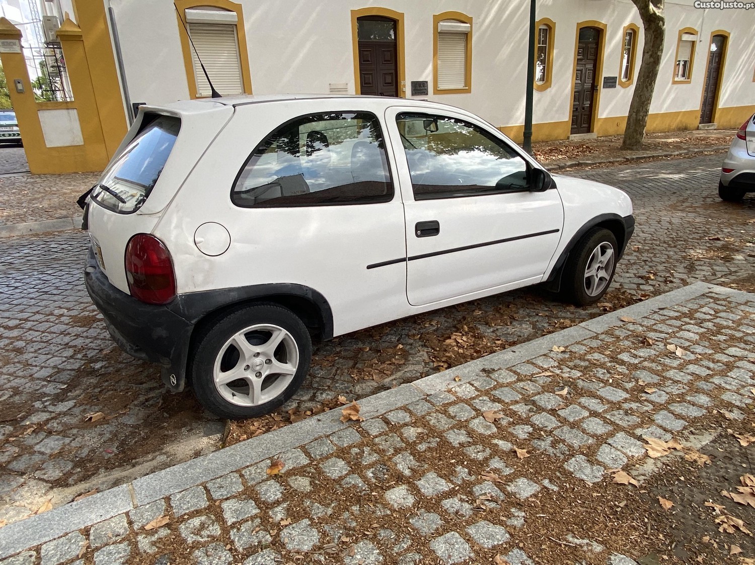 Opel Corsa 1.5 td motor izusu - 94 foto 2