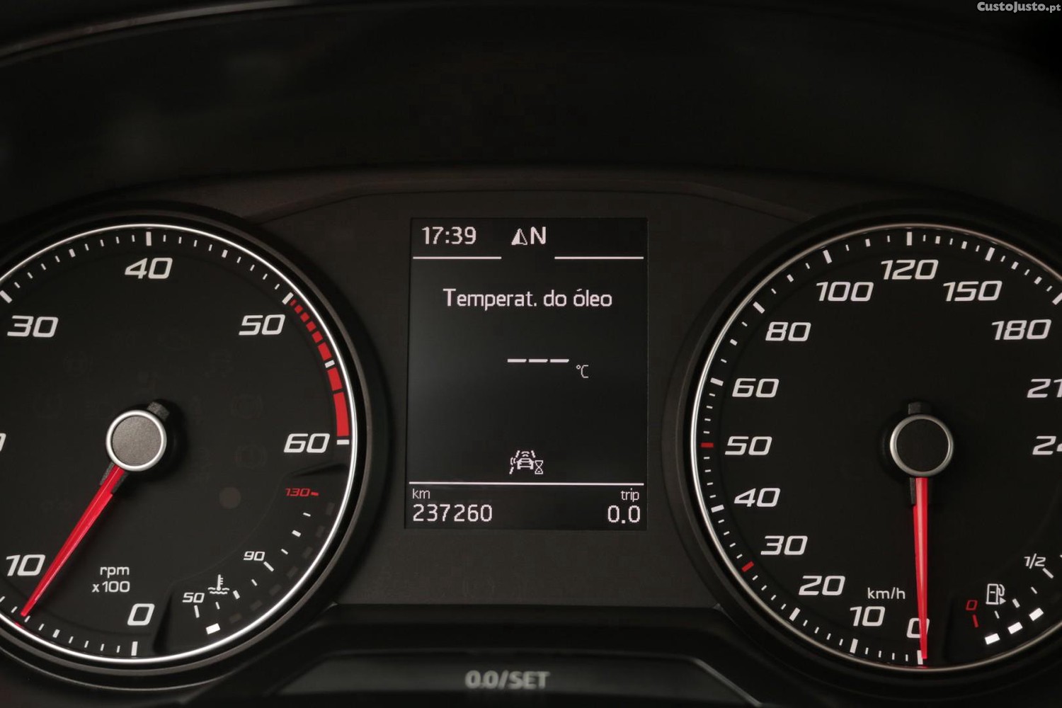 SEAT Arona 1.6 TDI Style — fotografia 24