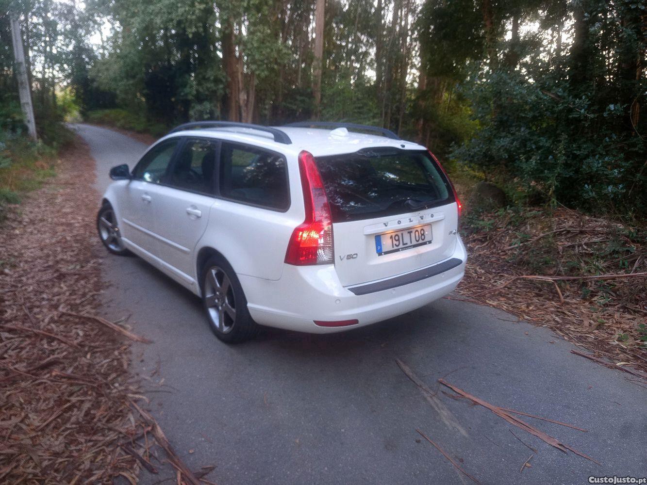 Volvo V50 1.6D R-Design — photo 2