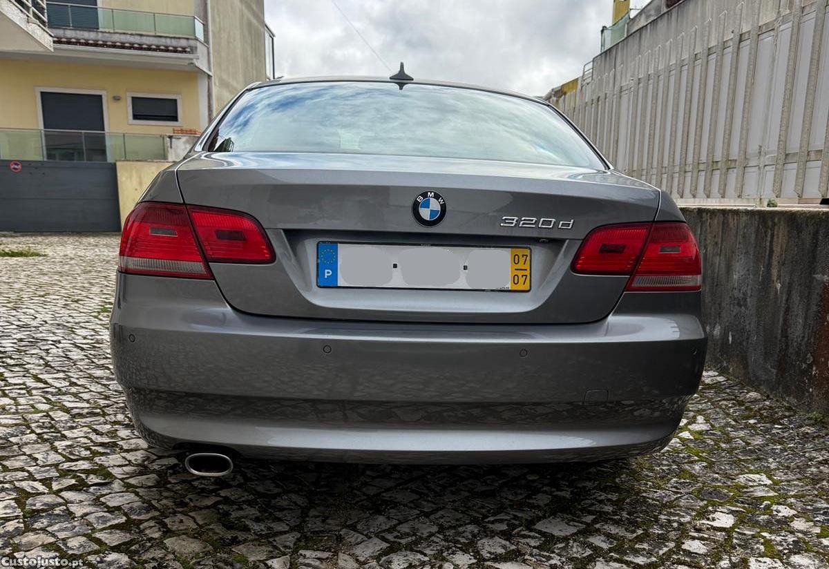 BMW 320 coupé — fotografia 8