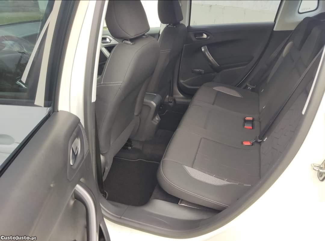 Peugeot 2008 Allure — fotografia 5
