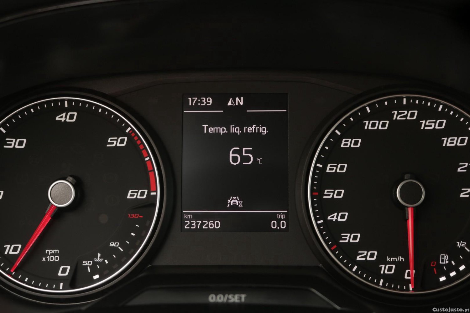 SEAT Arona 1.6 TDI Style — fotografia 25
